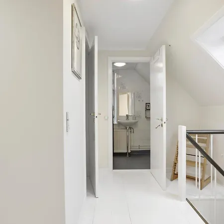 Cozy In With Kitchen Apartment *